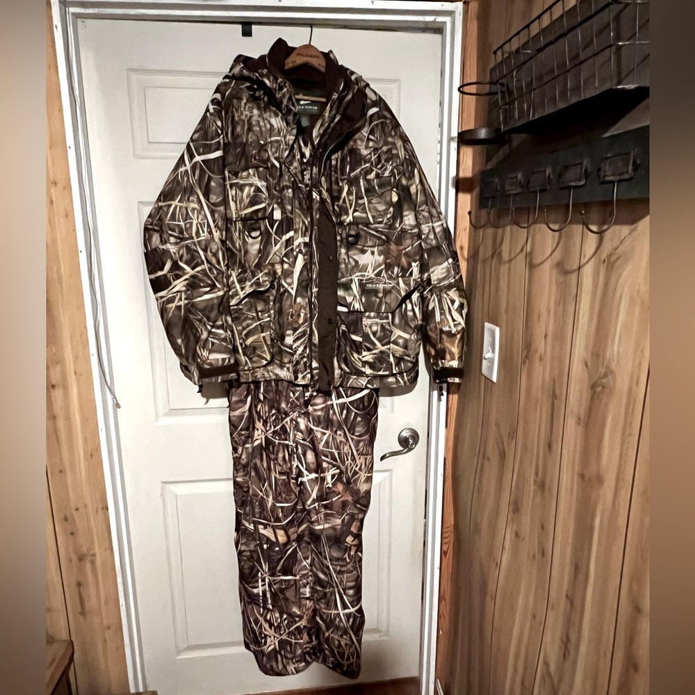 Insulated hunting coat and bibs